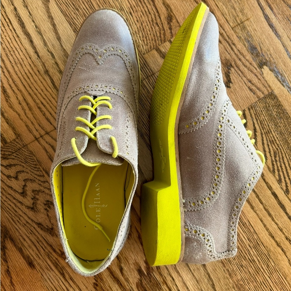 Cole Haan suede wingtip oxfords women’s size 8 tan with bright yellow bottoms